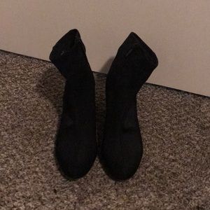 Short booties with small heels, only worn once!